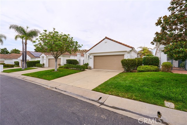 Detail Gallery Image 5 of 75 For 4908 Thebes Way, Oceanside,  CA 92056 - 3 Beds | 2 Baths