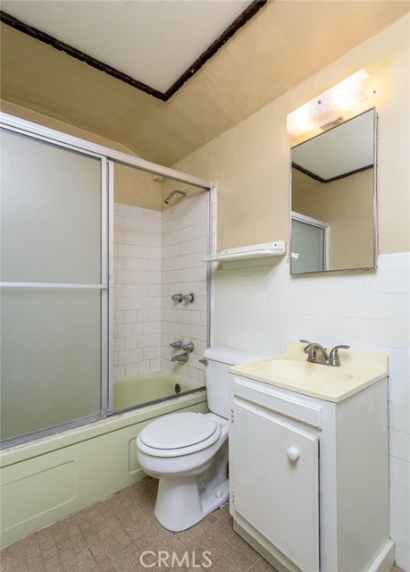 4608 Dyer Street, La Crescenta CA: https://media.crmls.org/medias/87f73a5f-fda3-4300-912c-2a25fb54d21f.jpg