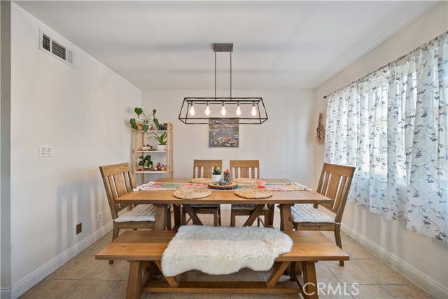 Detail Gallery Image 16 of 47 For 19950 Sherman Way Unit a a,  Winnetka,  CA 91306 - 3 Beds | 4 Baths