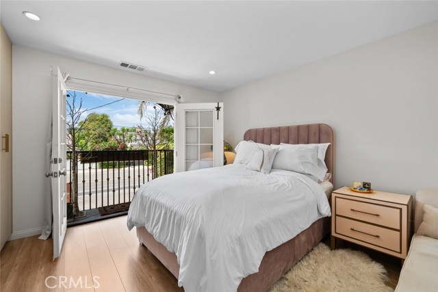 13936 Magnolia Boulevard, Sherman Oaks CA: https://media.crmls.org/medias/87f837a5-2ca4-4eb0-8548-403c1d42550b.jpg