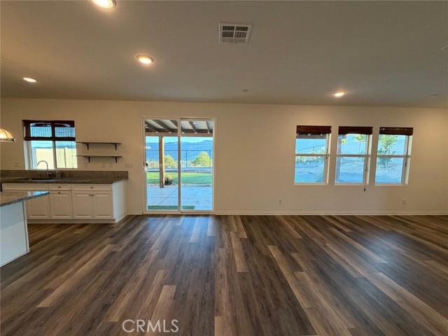 Detail Gallery Image 31 of 31 For 4009 Elderberry, Lake Elsinore,  CA 92530 - 5 Beds | 2/1 Baths