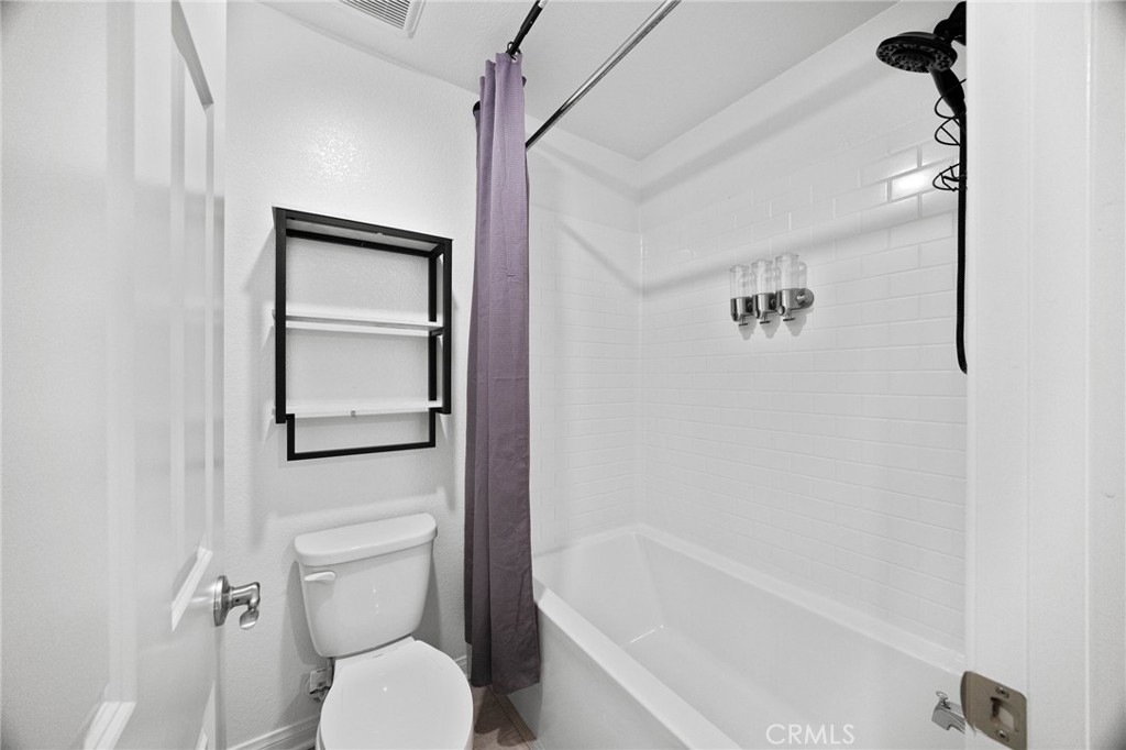 https://media.crmls.org/medias/87f89578-6072-4d78-bed8-5bd869b7ff7b.jpg?preset=X-Large