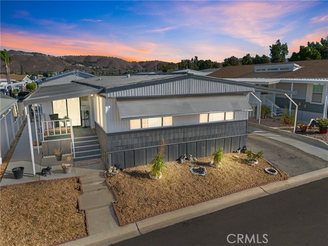 4000 Pierce Street, Riverside CA: https://media.crmls.org/medias/87f9b290-df64-4036-a15b-f3f48b0a0094.jpg