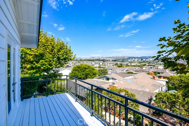 Detail Gallery Image 25 of 33 For 1 Beachcomber Dr, Corona Del Mar,  CA 92625 - 2 Beds | 2/1 Baths