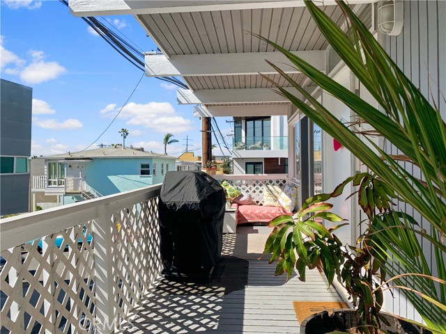 3316 Vista Drive, Manhattan Beach, California 90266, 4 Bedrooms Bedrooms, ,3 BathroomsBathrooms,Residential,Sold,Vista,SB21064445