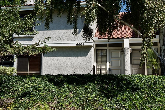 Detail Gallery Image 1 of 35 For 6609 Poppyview Dr, Oak Park,  CA 91377 - 3 Beds | 2/1 Baths