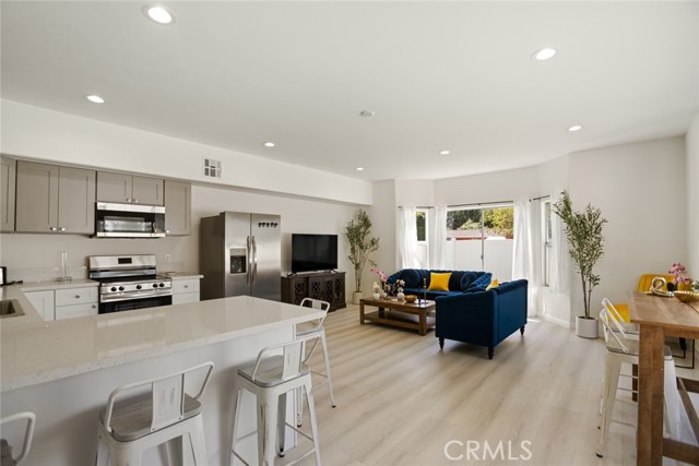 7904 Tampa Avenue, Reseda CA: https://media.crmls.org/medias/87fafca1-82d1-45db-9c06-0ef9e66d7ca6.jpg