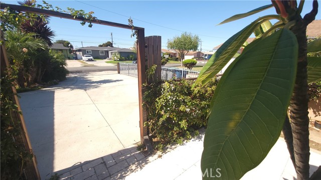 Detail Gallery Image 4 of 34 For 13808 Casimir Ave, Gardena,  CA 90249 - 3 Beds | 2 Baths