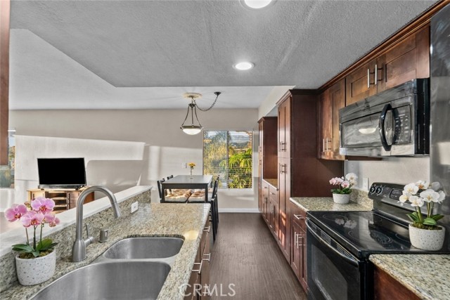 Detail Gallery Image 9 of 34 For 1517 E Garfield #53,  Glendale,  CA 91205 - 2 Beds | 2 Baths