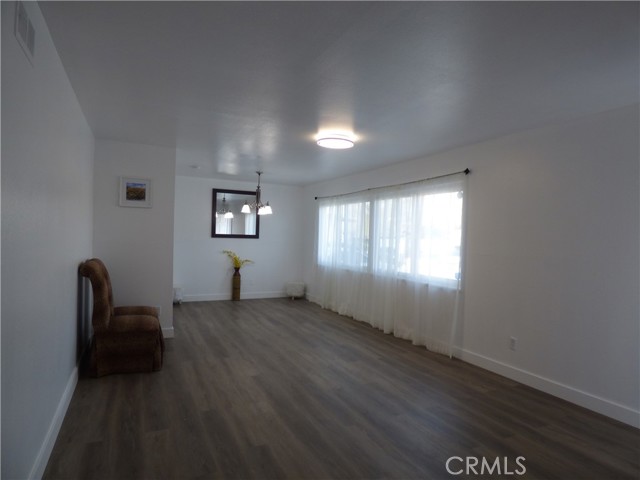 38565 Malby Avenue, Palmdale CA: https://media.crmls.org/medias/87fbfc3e-655d-44c2-a62d-efe4f747faab.jpg