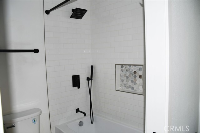 Detail Gallery Image 11 of 38 For 994 Valencia #108,  Costa Mesa,  CA 92626 - 1 Beds | 1 Baths