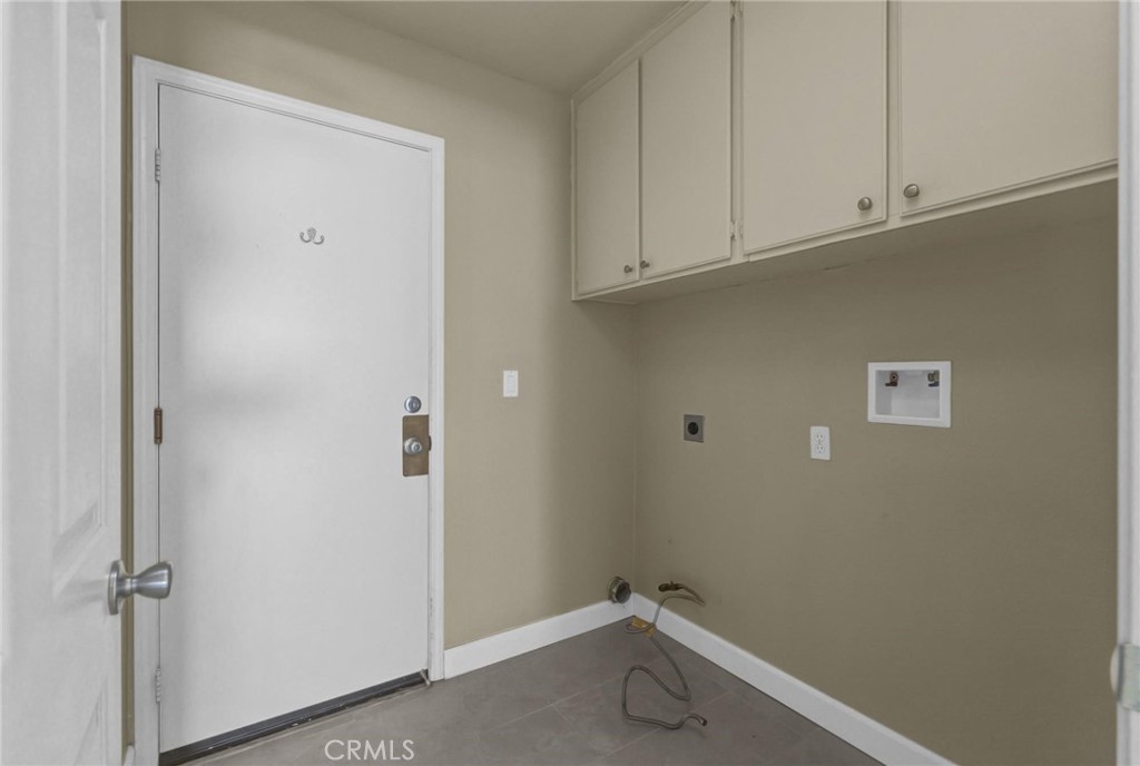 589 Iona Court - photo 5