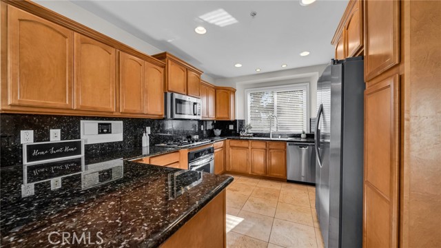 Detail Gallery Image 11 of 28 For 2723 Carnegie Ln a,  Redondo Beach,  CA 90278 - 3 Beds | 2/1 Baths