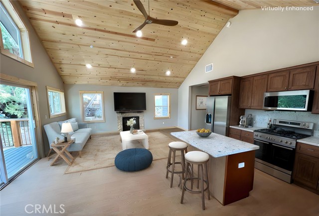810 Villa Grove Avenue, Big Bear City CA: https://media.crmls.org/medias/87fdac9e-0510-4cd7-8a4f-1365acccfc02.jpg