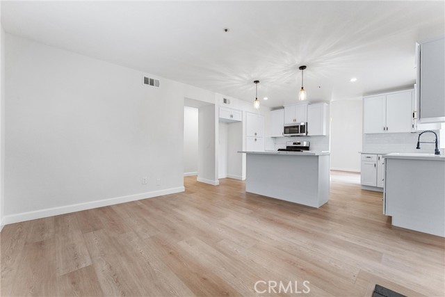 Detail Gallery Image 9 of 28 For 13677 Crawford Ct, Fontana,  CA 92336 - 3 Beds | 2/1 Baths