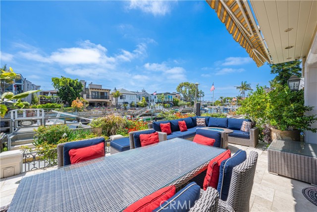 59 Rivo Alto Canal, Long Beach CA: https://media.crmls.org/medias/87fee25d-6ad4-4f76-b2f8-9edf0db3cfb6.jpg
