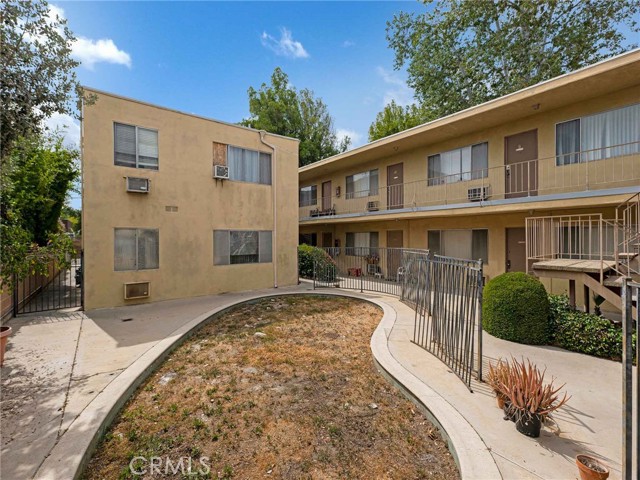 7049 Vassar Avenue, Canoga Park CA: https://media.crmls.org/medias/87ff3573-0820-4d06-971b-4f837fd72b49.jpg
