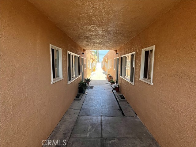 1222 E 10th Street, Long Beach CA: https://media.crmls.org/medias/87ff4f91-db9c-4fdf-b972-72d738345adf.jpg