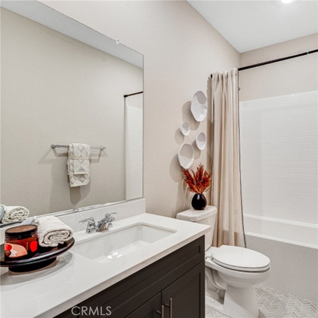 Detail Gallery Image 7 of 22 For 2721 E Amberley Privado, Ontario,  CA 91762 - 2 Beds | 2/1 Baths
