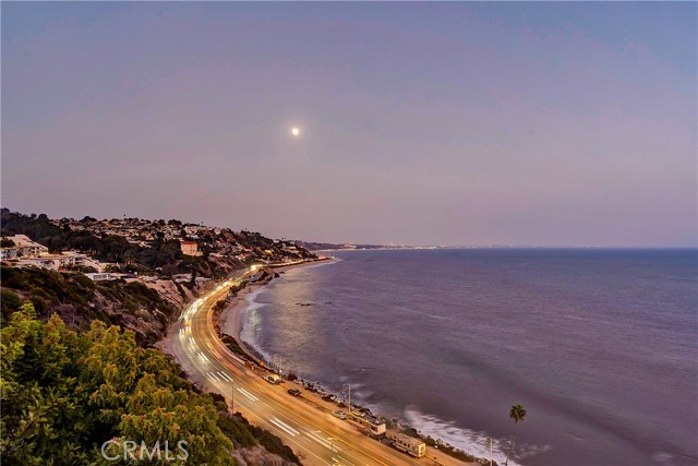 Detail Gallery Image 2 of 55 For 18300 Coastline Dr, Malibu,  CA 90265 - 4 Beds | 4 Baths