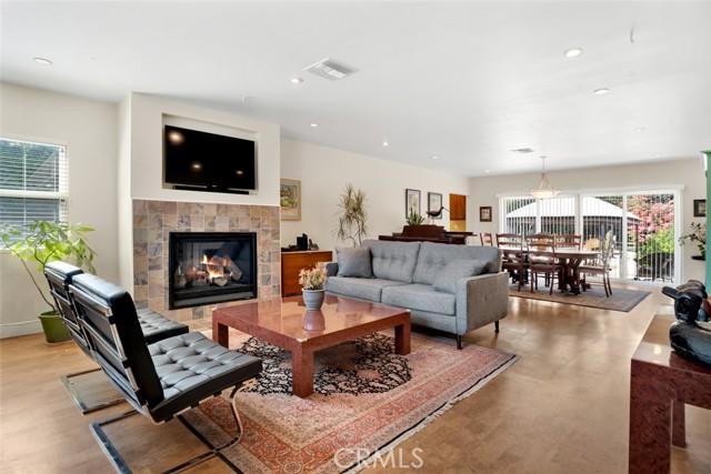 Image 4 of 45 For 18203 Arminta Street