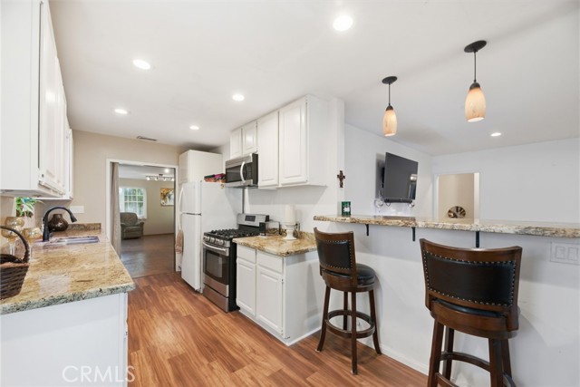 Detail Gallery Image 5 of 17 For 3632 W 157th St, Lawndale,  CA 90260 - 3 Beds | 1 Baths