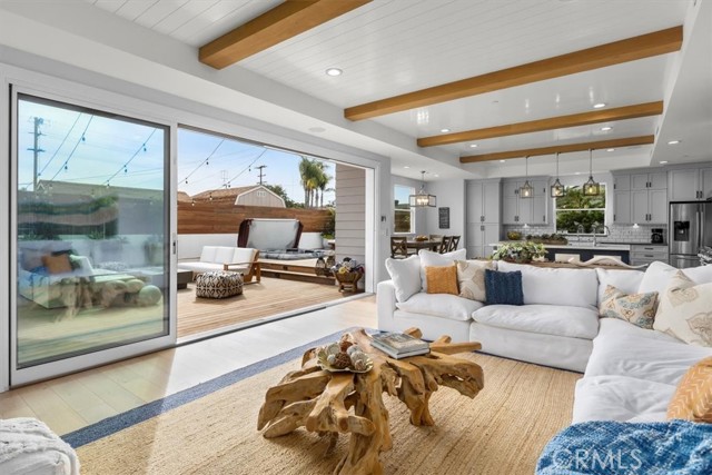 2306 Robinson Street, Redondo Beach, California 90278, 5 Bedrooms Bedrooms, ,4 BathroomsBathrooms,Residential,Sold,Robinson,SB22018047