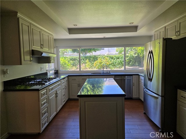 Detail Gallery Image 12 of 37 For 1026 Damascus Cir, Costa Mesa,  CA 92626 - 5 Beds | 3 Baths