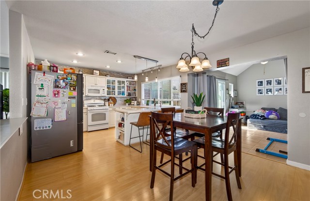 Detail Gallery Image 11 of 22 For 25338 Lawton, Loma Linda,  CA 92354 - 2 Beds | 2 Baths