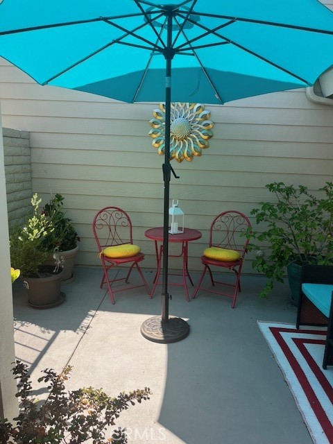 13 Creekwood, Irvine CA: https://media.crmls.org/medias/8801a8fc-ad2e-4891-8966-dc85fd91437d.jpg