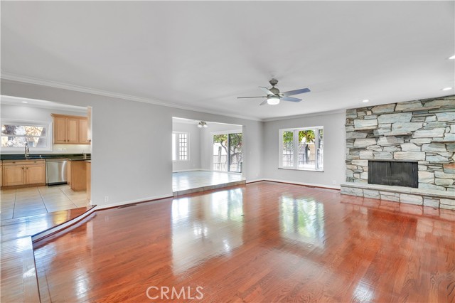 Detail Gallery Image 15 of 63 For 2747 E Ocean Bld, Long Beach,  CA 90803 - 6 Beds | 7 Baths