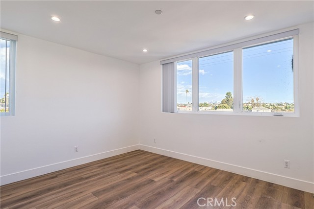 Detail Gallery Image 18 of 22 For 1704 S Redondo Bld, Los Angeles,  CA 90019 - 4 Beds | 4 Baths