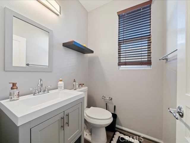 Detail Gallery Image 14 of 28 For 16764 Desert Lily, Victorville,  CA 92394 - 5 Beds | 2/1 Baths