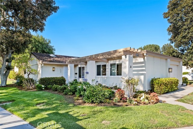 3160 Alta Vista #A, Laguna Woods, CA 92637