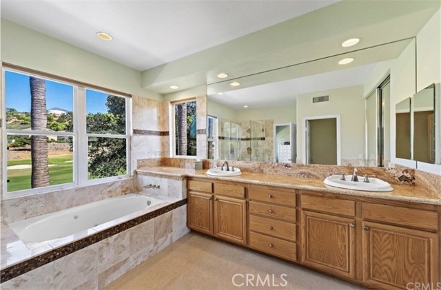 Detail Gallery Image 17 of 24 For 9 Willowglade, Trabuco Canyon,  CA 92679 - 5 Beds | 4 Baths