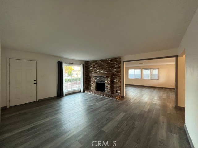 Detail Gallery Image 3 of 17 For 19954 Parthenia St, Northridge,  CA 91324 - 4 Beds | 2 Baths