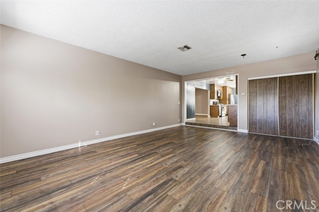 Detail Gallery Image 15 of 32 For 15944 Gledhill St, North Hills,  CA 91343 - 5 Beds | 2/1 Baths