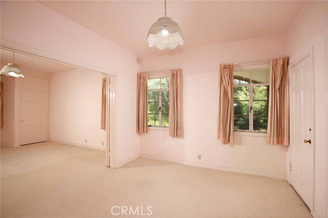 1075 Pine Oak Lane, Pasadena CA: https://media.crmls.org/medias/88045fab-4484-42bd-8593-46eca0d33783.jpg