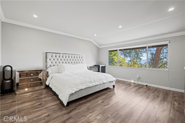 9778 Via Roma, Burbank CA: https://media.crmls.org/medias/8804b15e-10d8-45c6-b85a-ae58d081fbc7.jpg