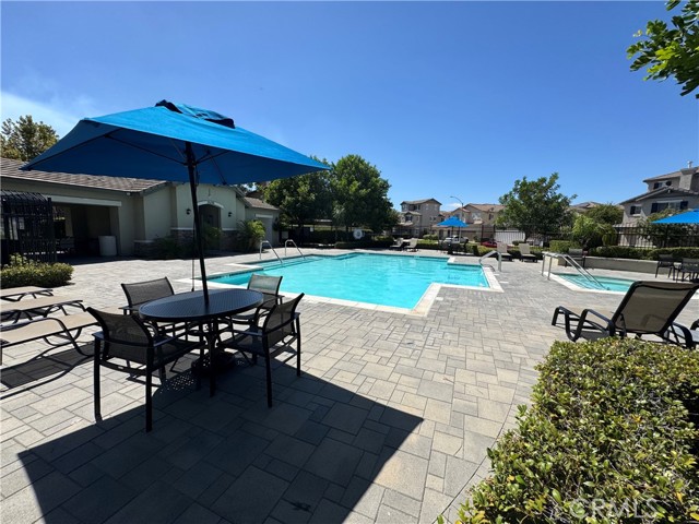 39829 Chambray Drive, Murrieta CA: https://media.crmls.org/medias/88051f9f-072f-46f8-942e-884392653f11.jpg