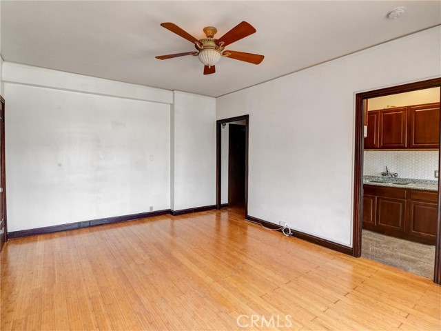 1030 East Ocean Boulevard, Long Beach CA: https://media.crmls.org/medias/8805a801-84af-4759-802d-992ef83194ac.jpg