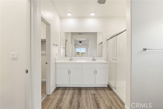 Detail Gallery Image 25 of 51 For 3503 Running Brook, Madera,  CA 93637 - 5 Beds | 2/1 Baths