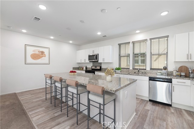 5341 Calle Rockfish, San Diego CA: https://media.crmls.org/medias/88060d9e-a16a-428e-ba46-817bce70f5e0.jpg