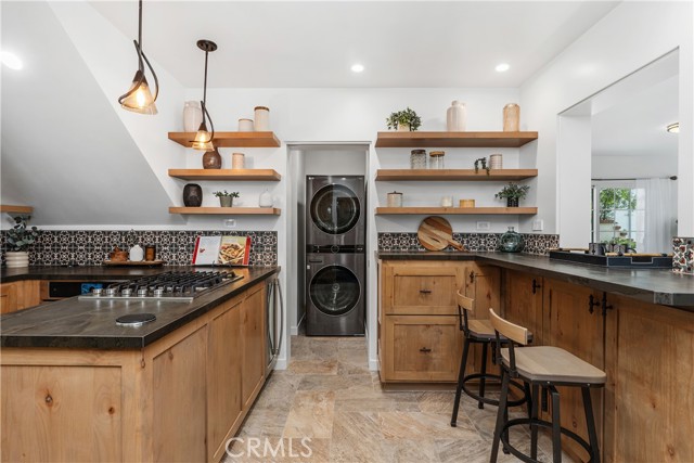 Detail Gallery Image 15 of 35 For 261 Granada Ave, Long Beach,  CA 90803 - 4 Beds | 2/1 Baths