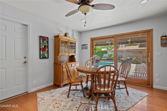 2520 Edam Street, Lancaster CA: https://media.crmls.org/medias/880662fc-268c-4a37-b4b8-bdb29a3e1c08.jpg
