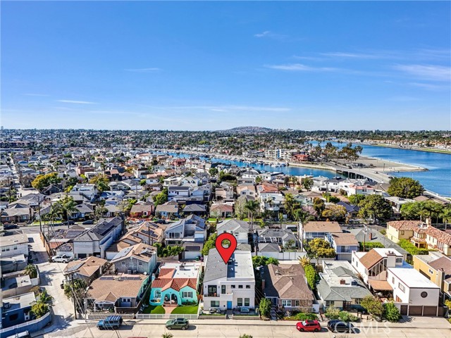 Detail Gallery Image 2 of 29 For 221 Attica, Long Beach,  CA 90803 - 5 Beds | 4 Baths