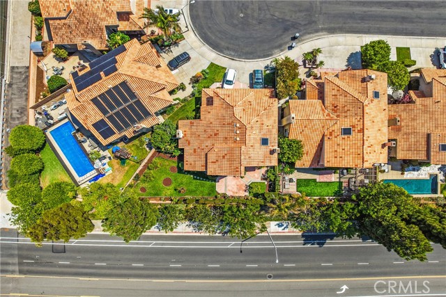 9221 Belcaro Drive, Huntington Beach CA: https://media.crmls.org/medias/8808c32a-8cc2-4f54-bded-ed393562850a.jpg
