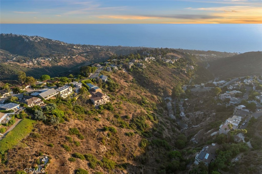 https://media.crmls.org/medias/8808ebd1-857f-4166-98c5-a70cf4638113.jpg?preset=X-Large