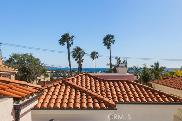 716 Lucia, Redondo Beach, California 90277, 3 Bedrooms Bedrooms, ,3 BathroomsBathrooms,Residential,For Sale,Lucia,SB26088691