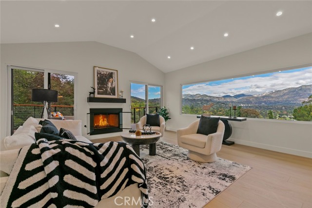 Detail Gallery Image 17 of 66 For 981 Glen Oaks, Pasadena,  CA 91105 - 3 Beds | 3 Baths